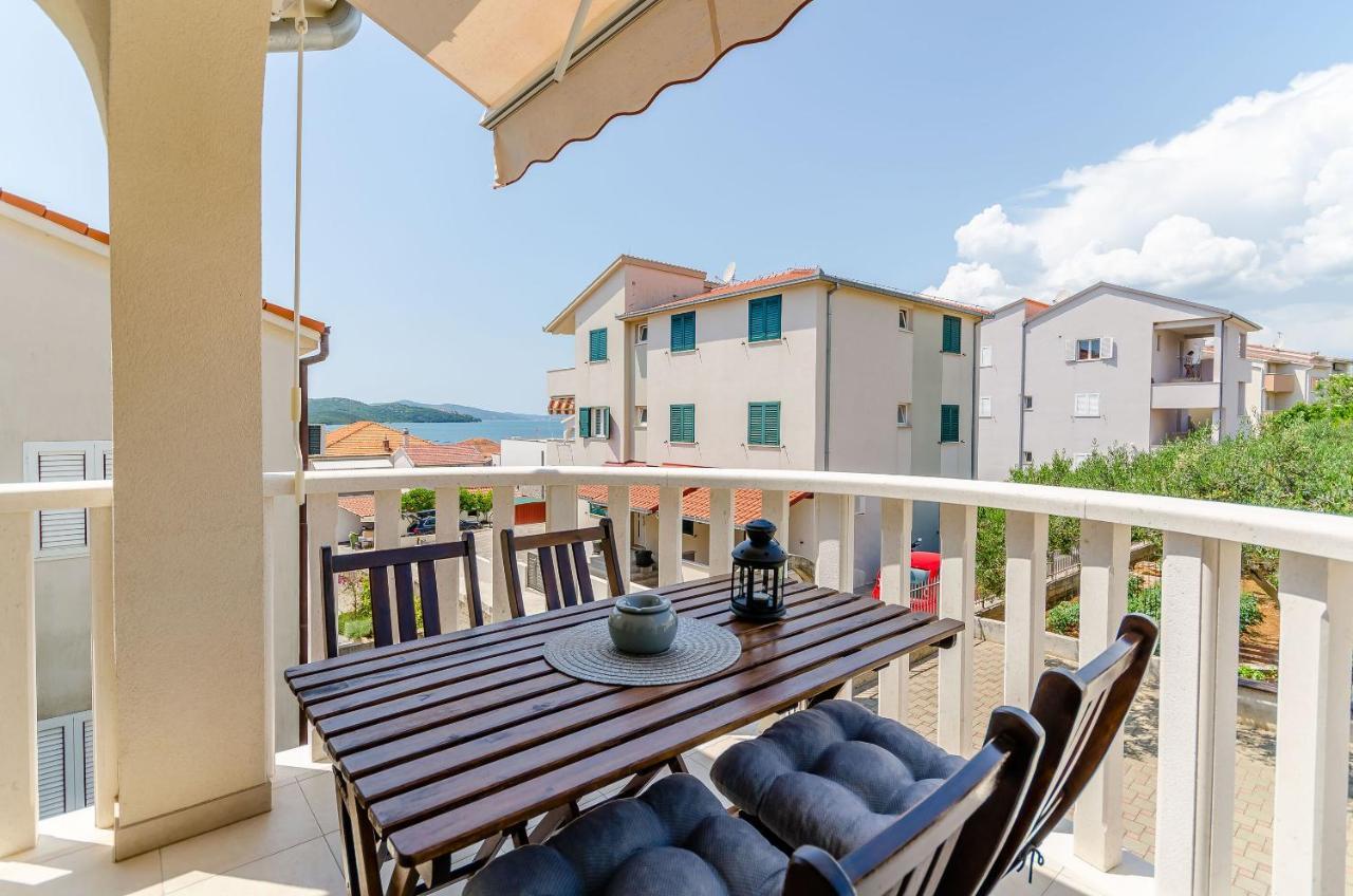 Apartments And Room Maestral Trogir Exterior photo